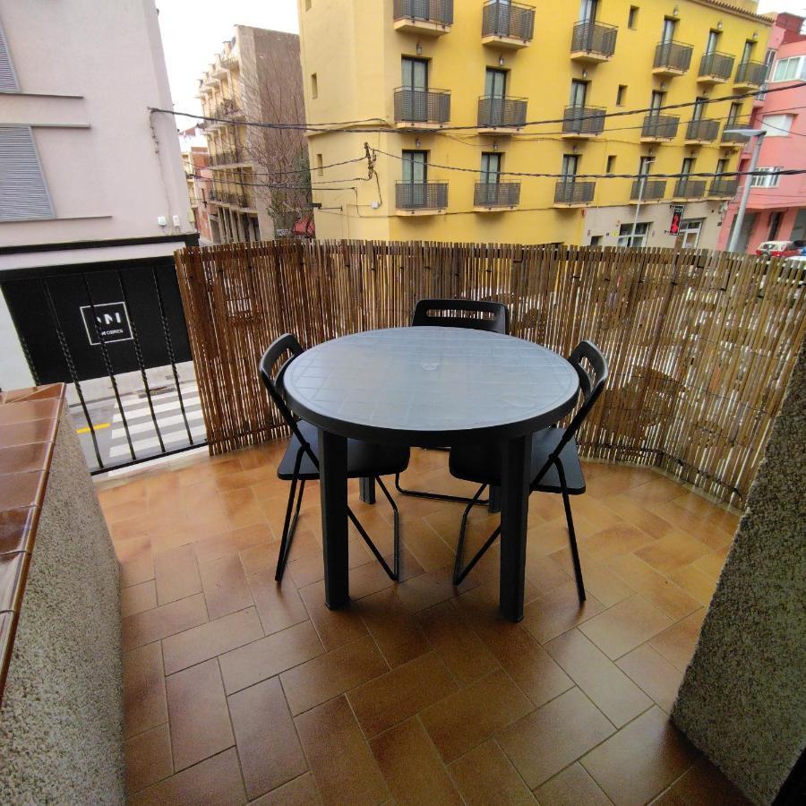 Appartement T4 A 100 Metres De La Plage Росас Экстерьер фото